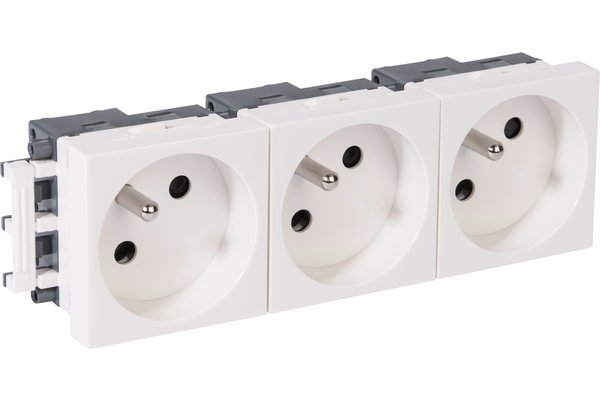 REHAU PRISE ELECTRIQUE TRIPLE 2P+T 45x45 BLANC
