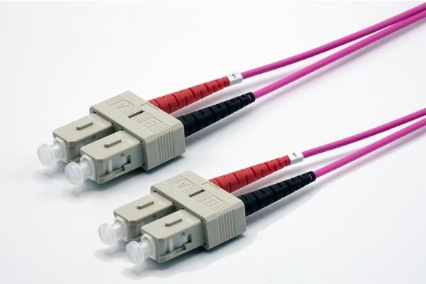 Jarretière zip 2,0mm OM4 50/125 SC-UPC/SC-UPC LSZH magenta 15m