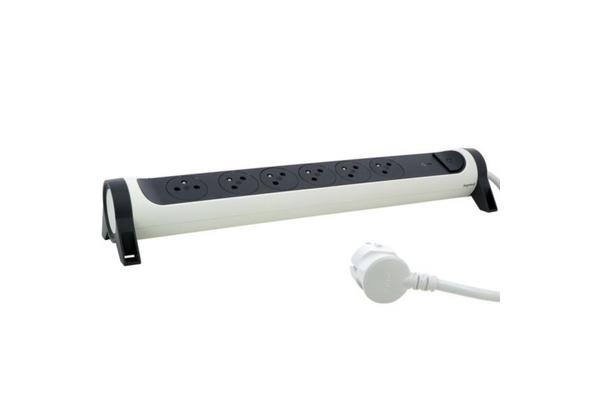 Rallonge 6x2P+T Surface avec inter, parafoudre et cordon 1,5