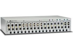 AT-MMCR18 - Châssis 18 emplacements, alimentation 230V AC, rackable 19"