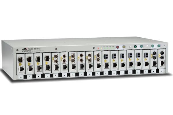 AT-MMCR18 - Châssis 18 emplacements, alimentation 230V AC, rackable 19"