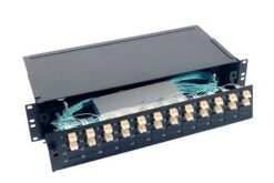 Tiroir optique coul. 2U métal 36 traversées LC duplex & pigtails multimodes, OM4
