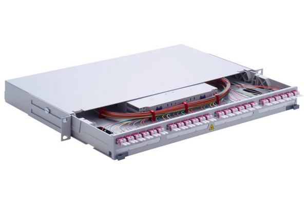 UniRack2 traversées LC duplex et 12 pigtails multimodes OM4, céramique, Bm/3