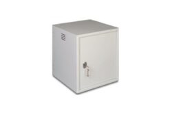 EKIVALAN Coffret 19P anti-vandales 7U  prof.600mm, porte métal à clé